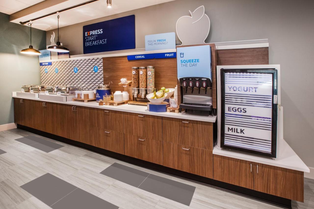 Holiday Inn Express & Suites - Canton By Ihg Exteriér fotografie