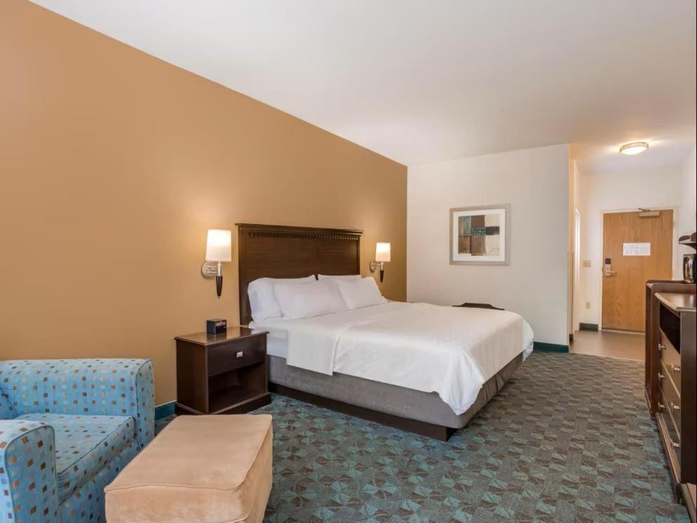 Holiday Inn Express & Suites - Canton By Ihg Exteriér fotografie